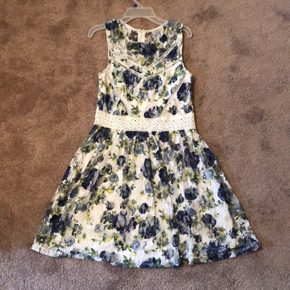 Flowery Dress - Picture 2 of 4